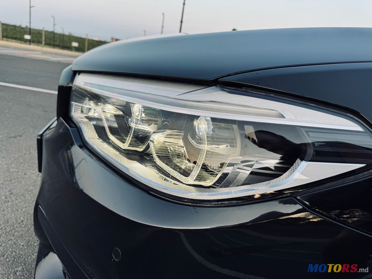 2017' BMW 5 Series photo #4