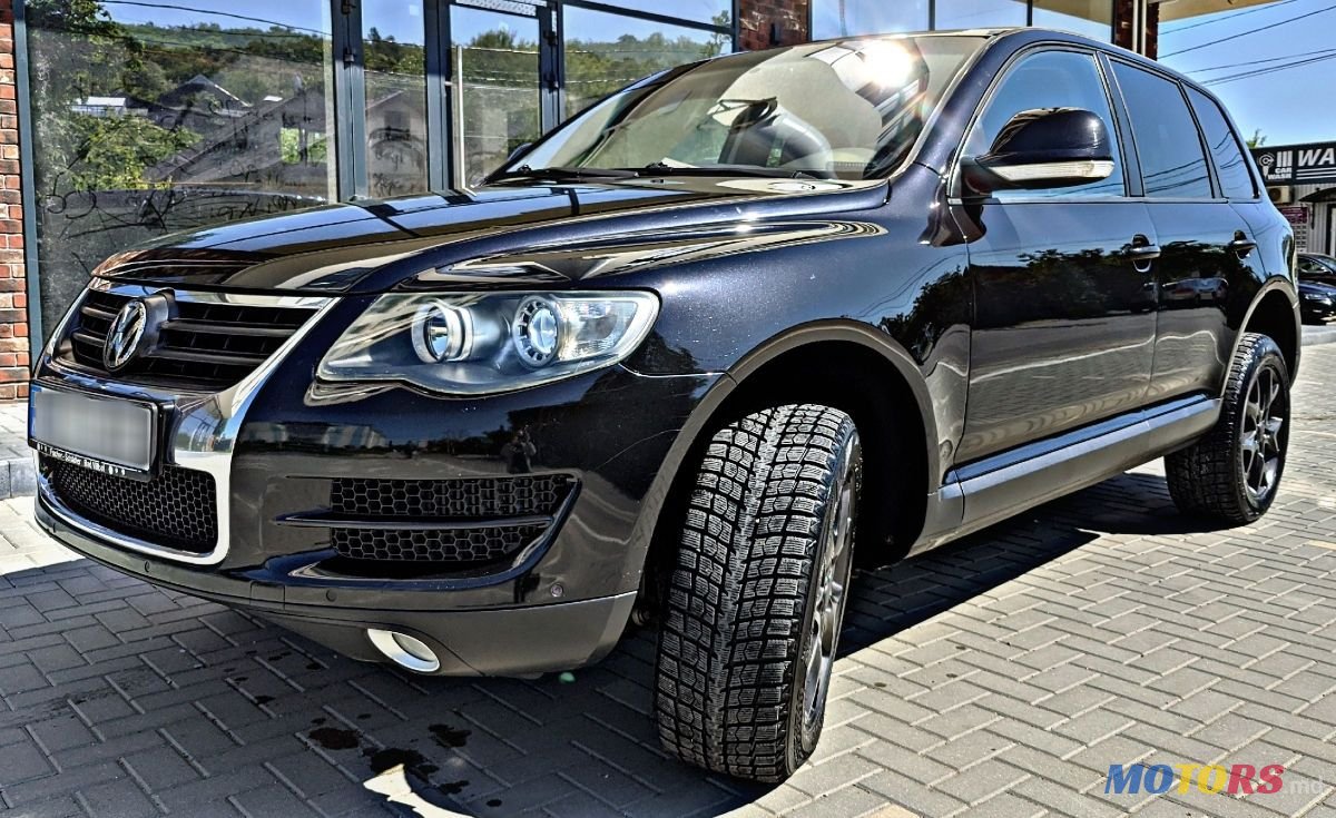 2008' Volkswagen Touareg photo #1