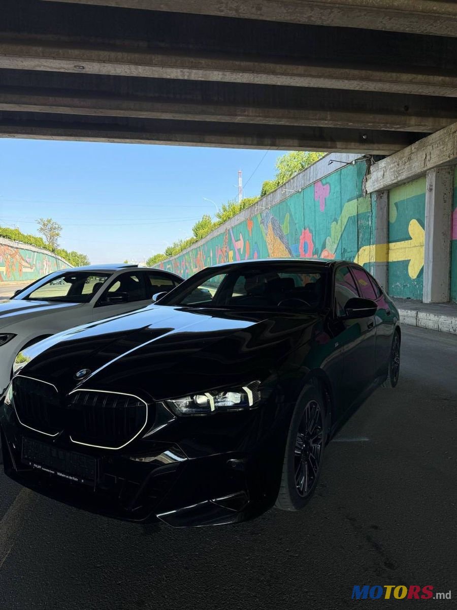 2023' BMW 5 Series photo #2