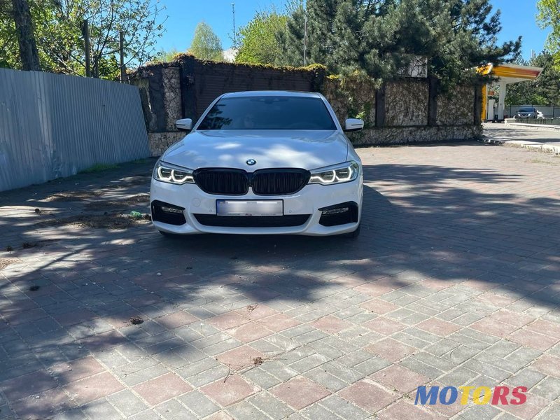 2019' BMW 5 Series photo #1