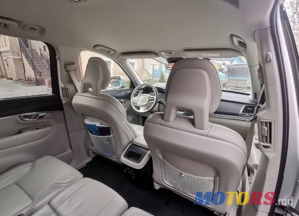 2020' Volvo XC90 photo #2