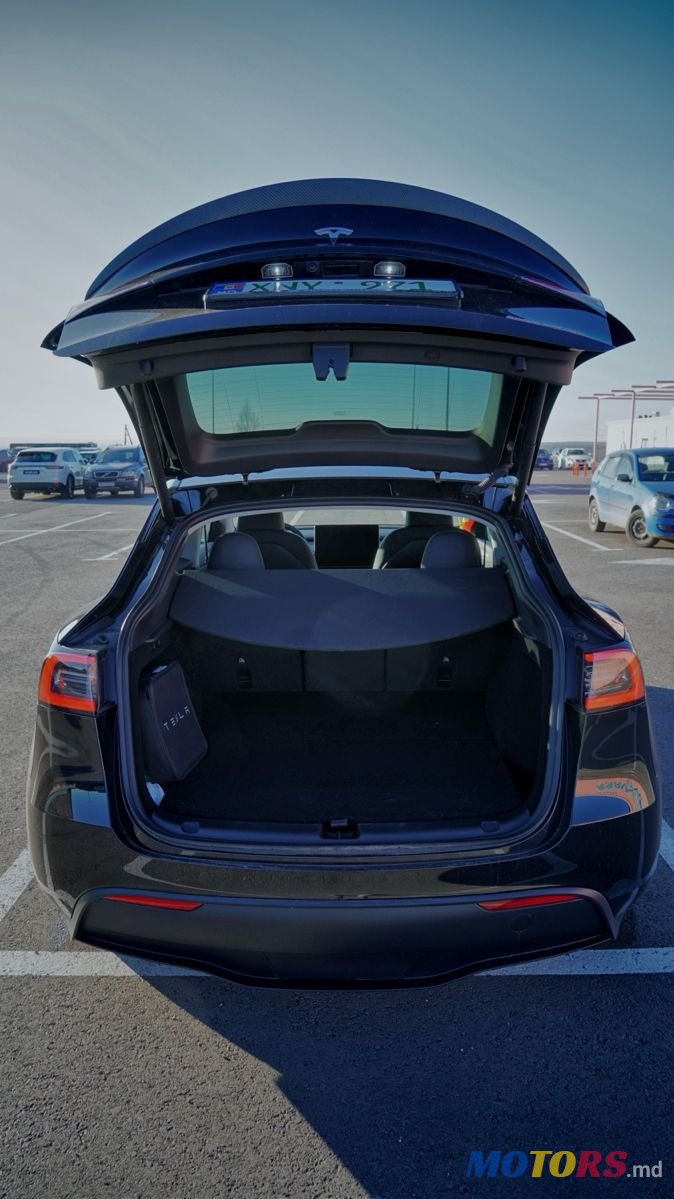 2023' Tesla Model Y photo #3