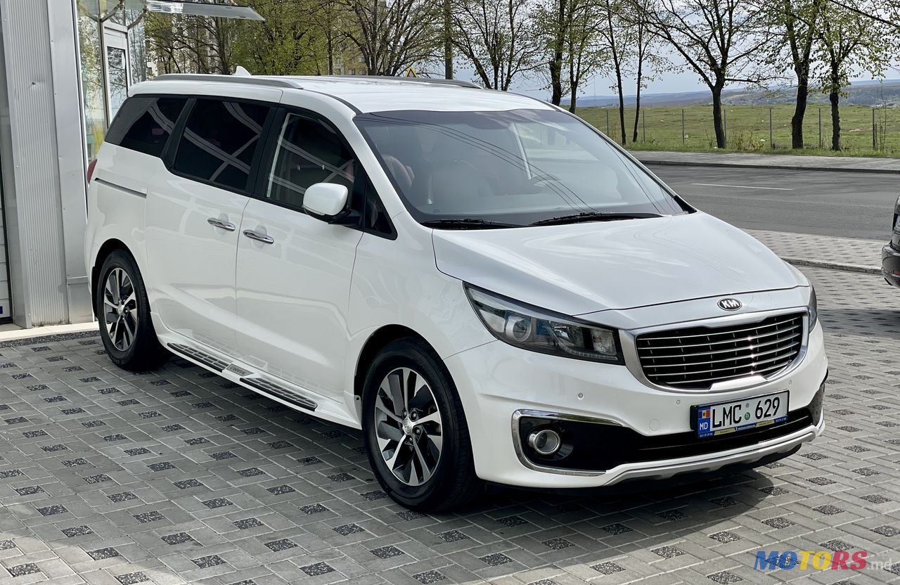 2017' Kia Carnival photo #3