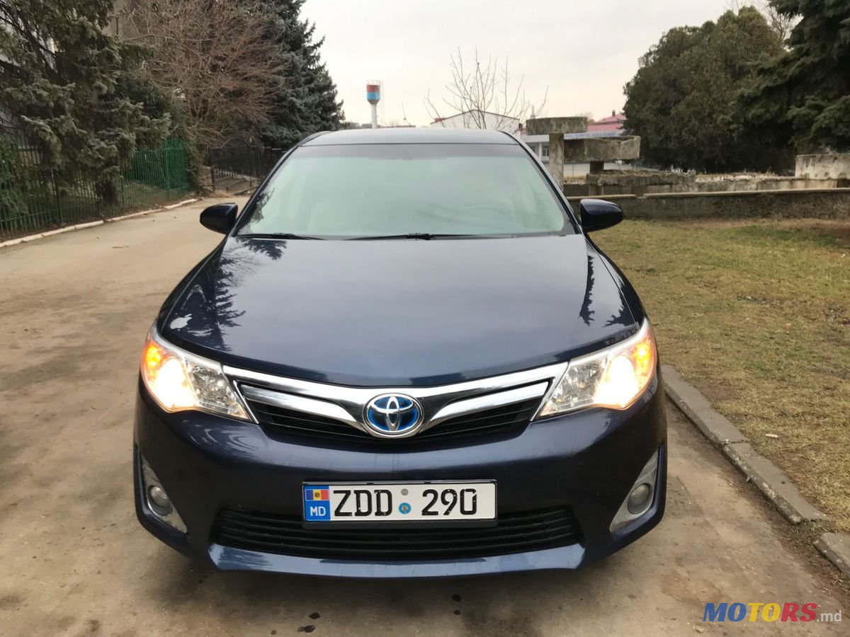 2014' Toyota Camry photo #3