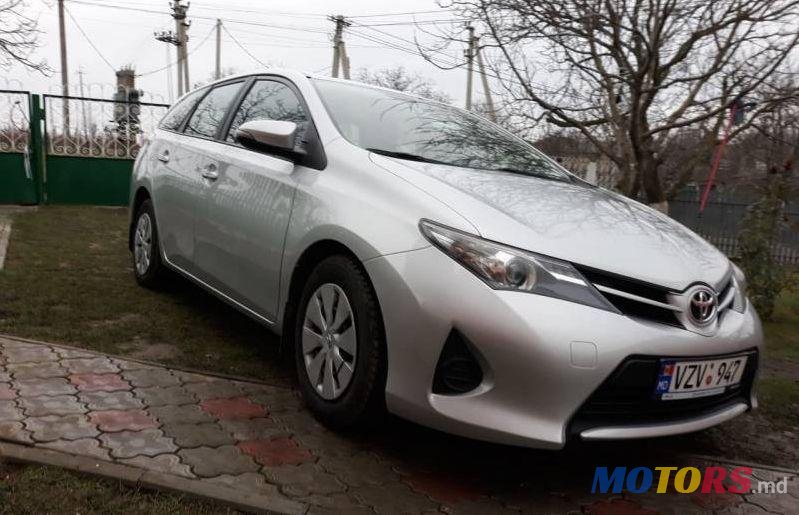 2015' Toyota Auris photo #1