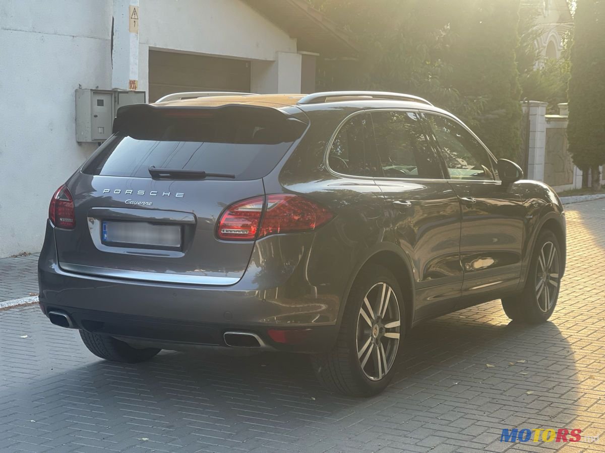 2013' Porsche Cayenne photo #3