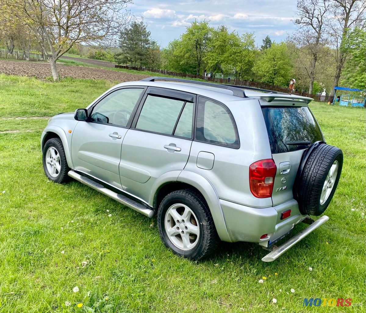 2002' Toyota RAV4 photo #2