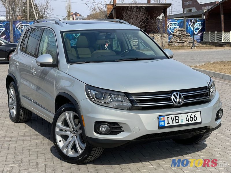 2012' Volkswagen Tiguan photo #1