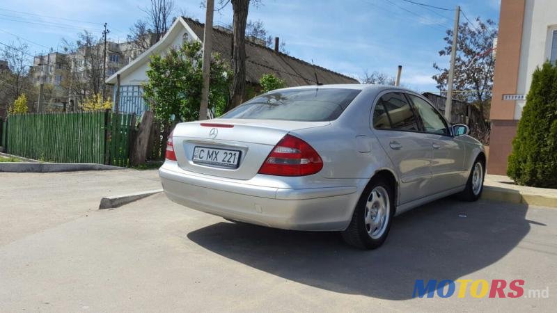 2004' Mercedes-Benz E-Class photo #2