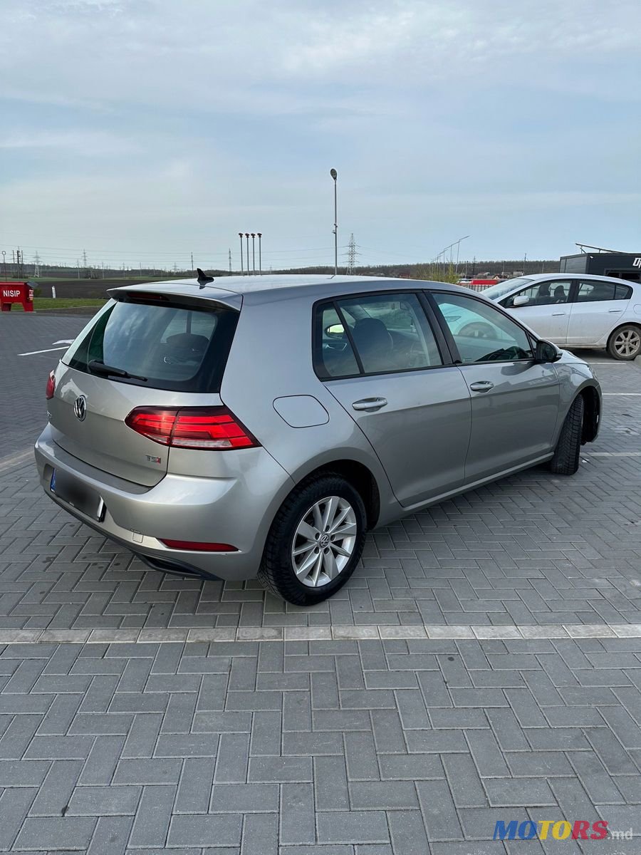 2017' Volkswagen Golf photo #3