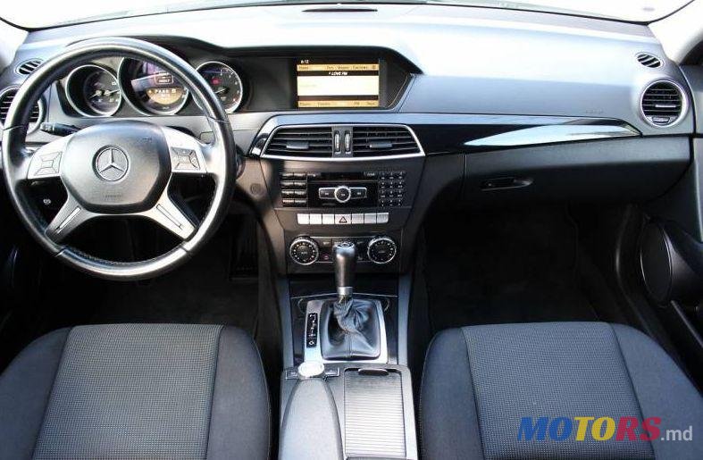 2011' Mercedes-Benz C photo #1