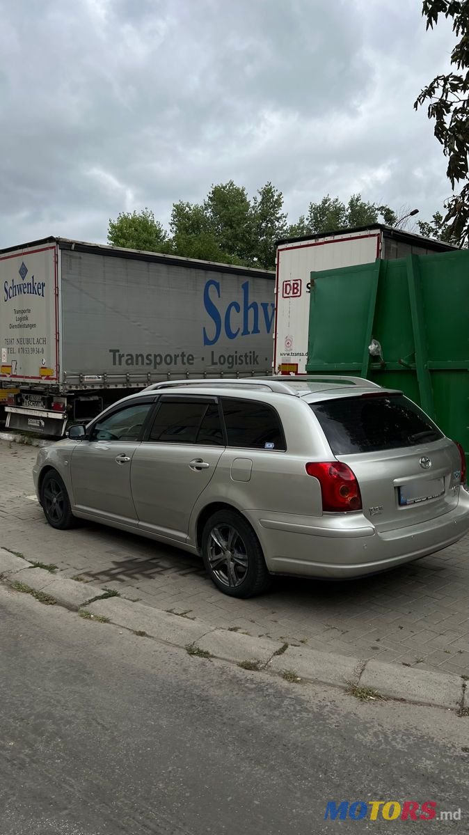 2005' Toyota Avensis photo #4