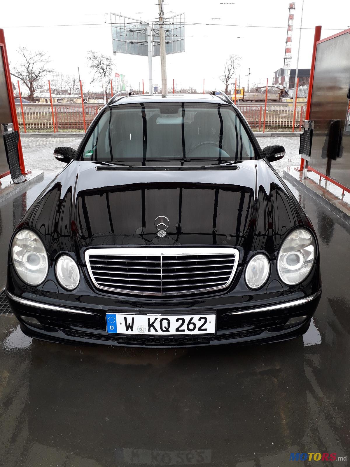 2004' Mercedes-Benz E-Class photo #1