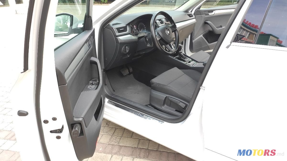 2016' Skoda Superb photo #5