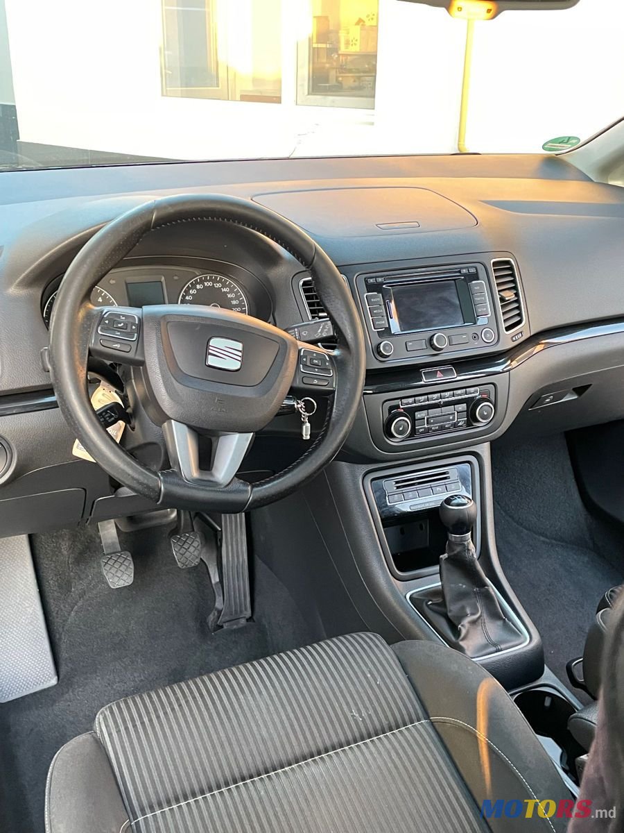 2011' SEAT Alhambra photo #5