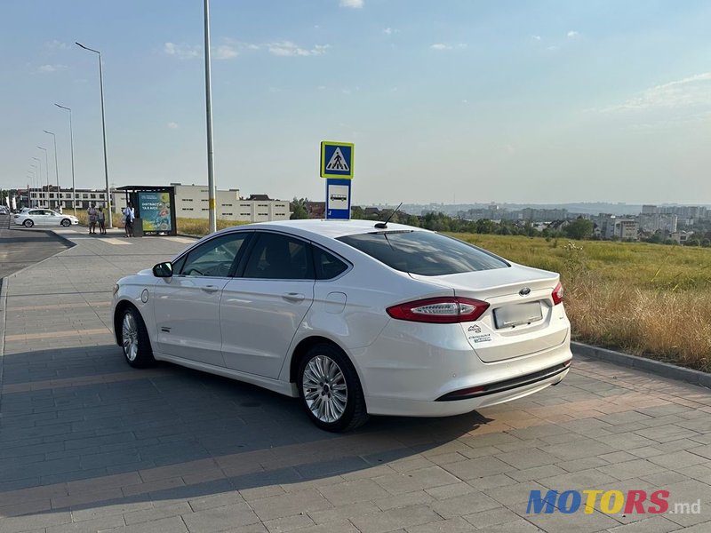 2013' Ford Fusion photo #3