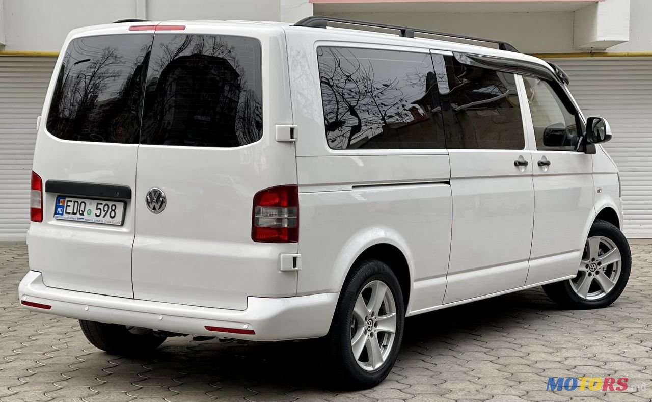 2015' Volkswagen Transporter photo #3