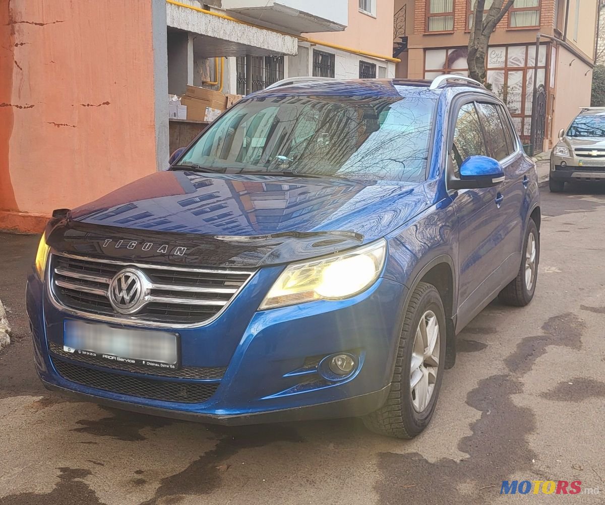 2010' Volkswagen Tiguan photo #3