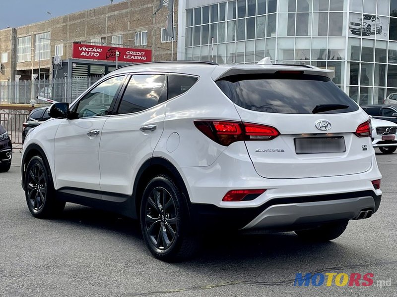 2015' Hyundai Santa Fe photo #2