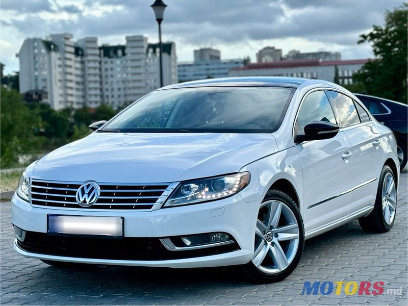 2013' Volkswagen Passat photo #2