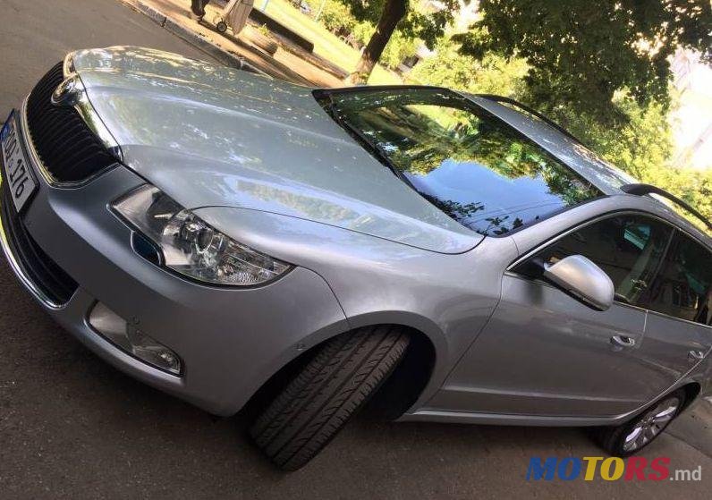 2011' Skoda Superb photo #3