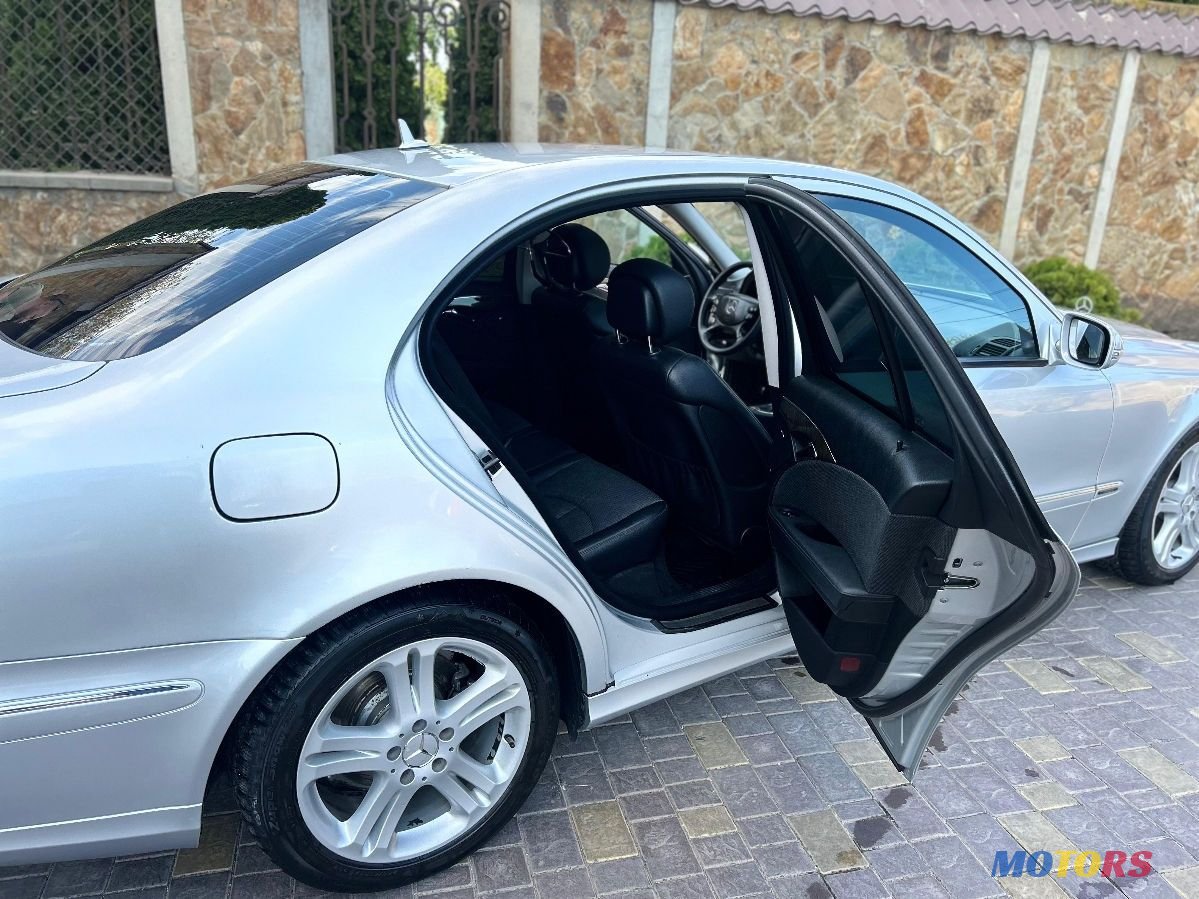 2007' Mercedes-Benz E-Class photo #5