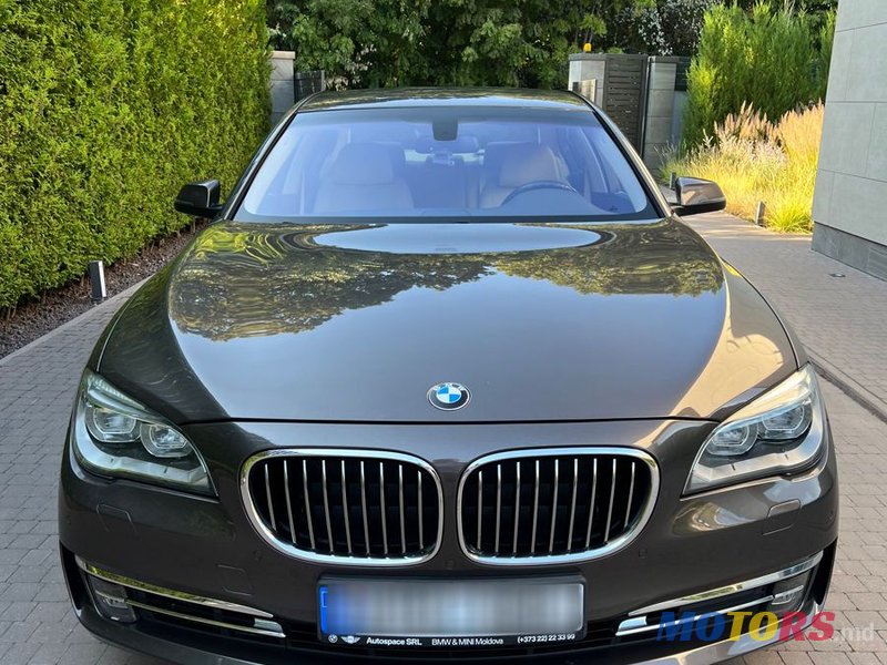 2012' BMW 7 Series photo #1