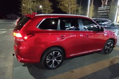 2021' Mitsubishi Outlander