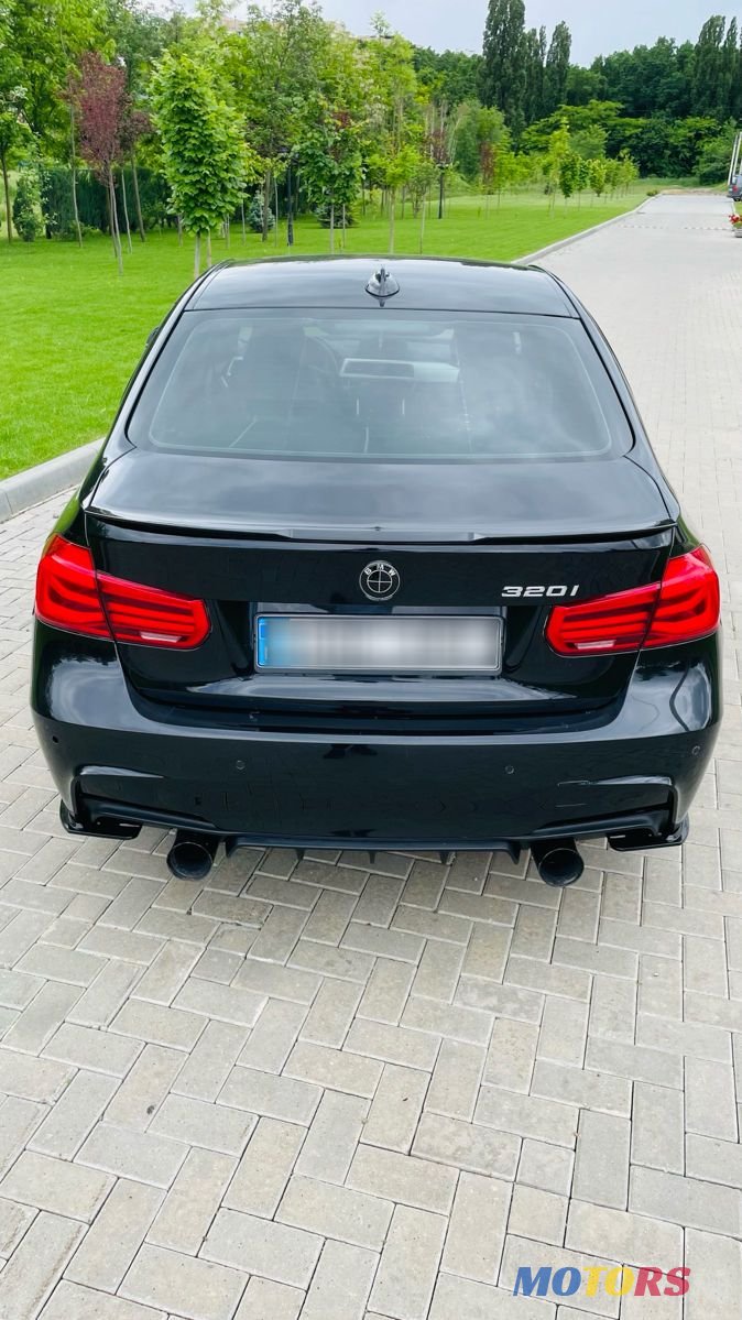 2016' BMW 3 Series photo #4