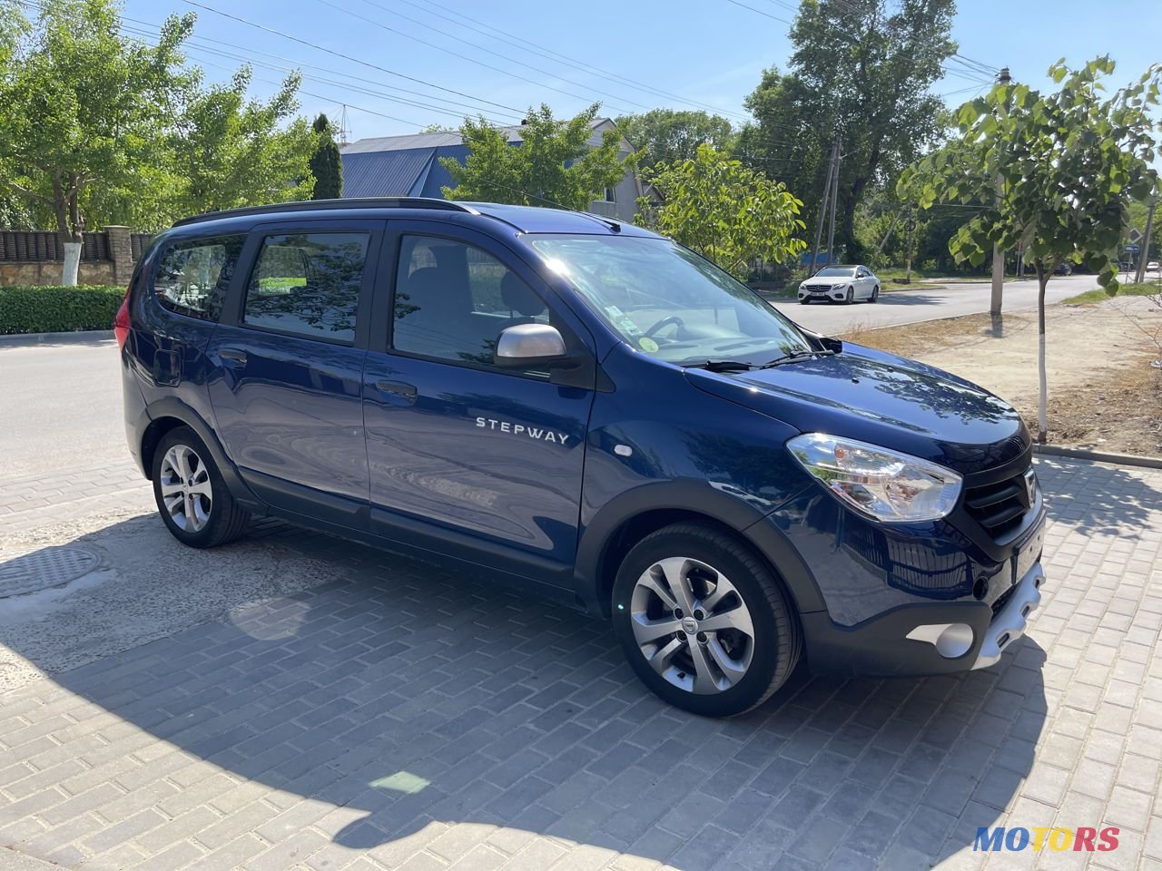 2016' Dacia Lodgy photo #1