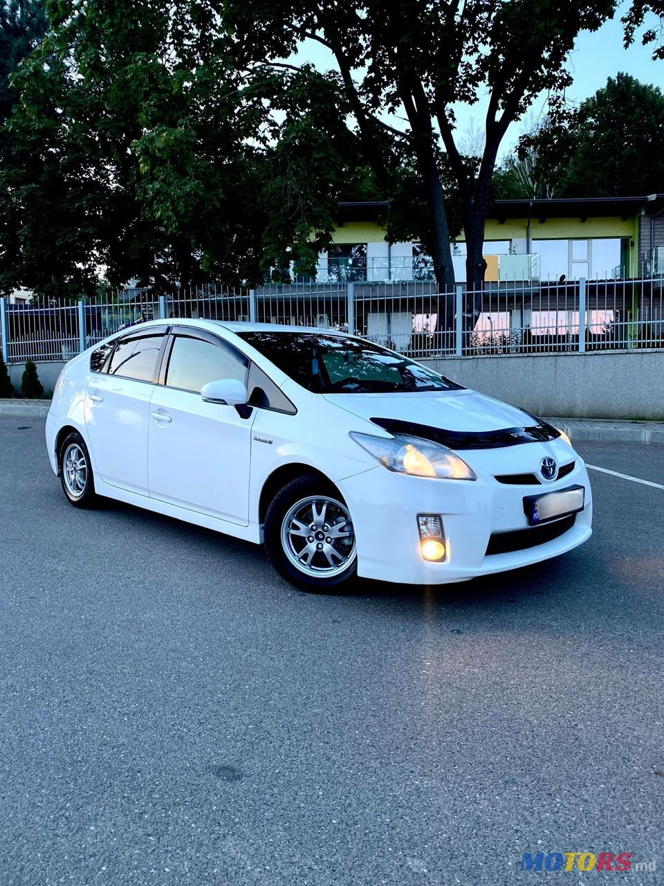 2011' Toyota Prius photo #1