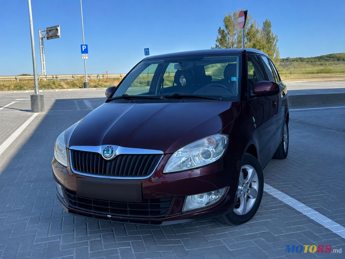 2012' Skoda Fabia photo #1
