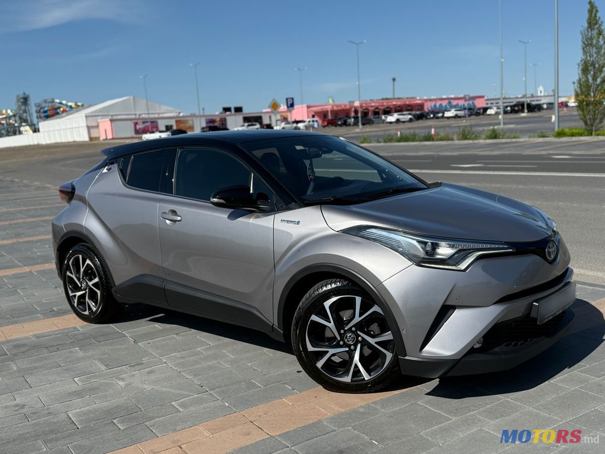 2017' Toyota C-HR photo #3