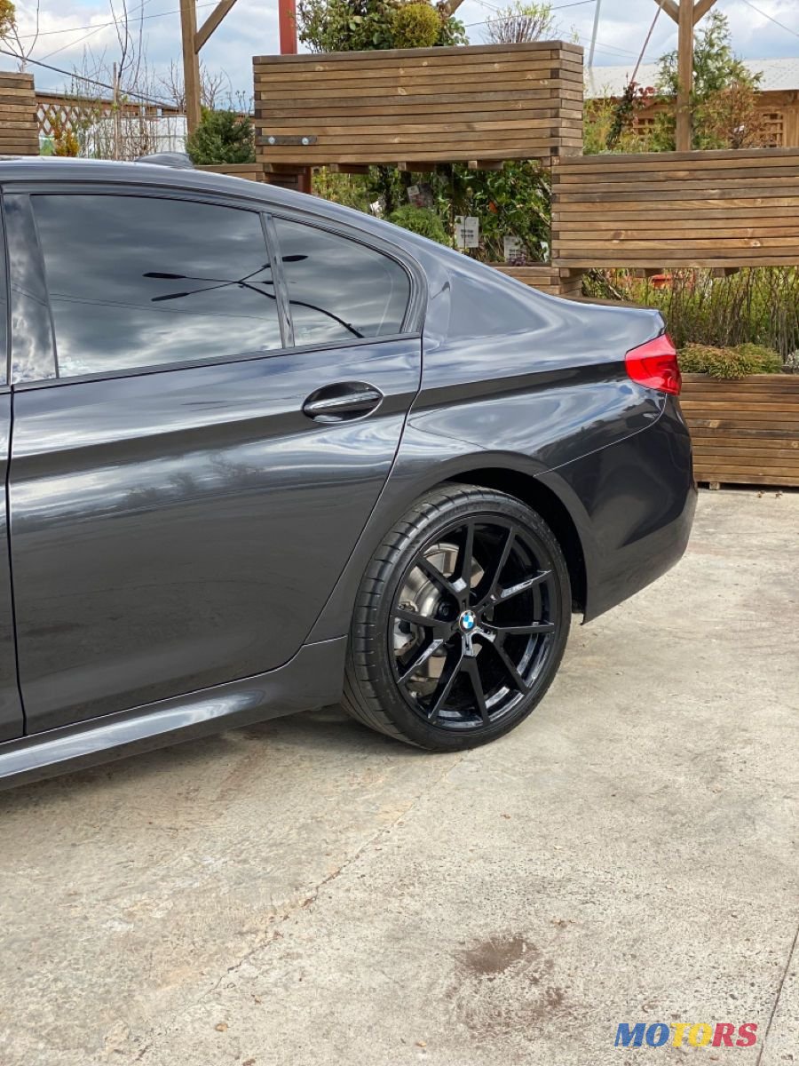 2018' BMW 5 Series photo #5