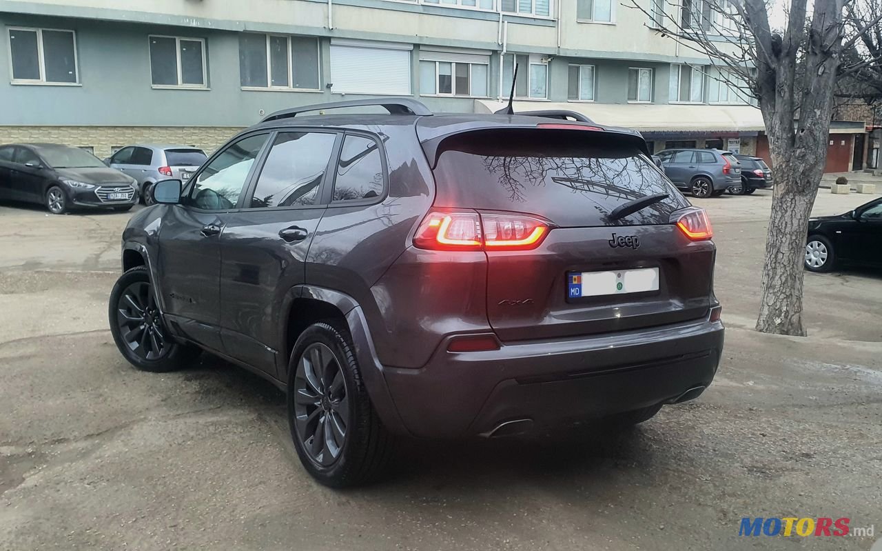 2018' Jeep Cherokee photo #4