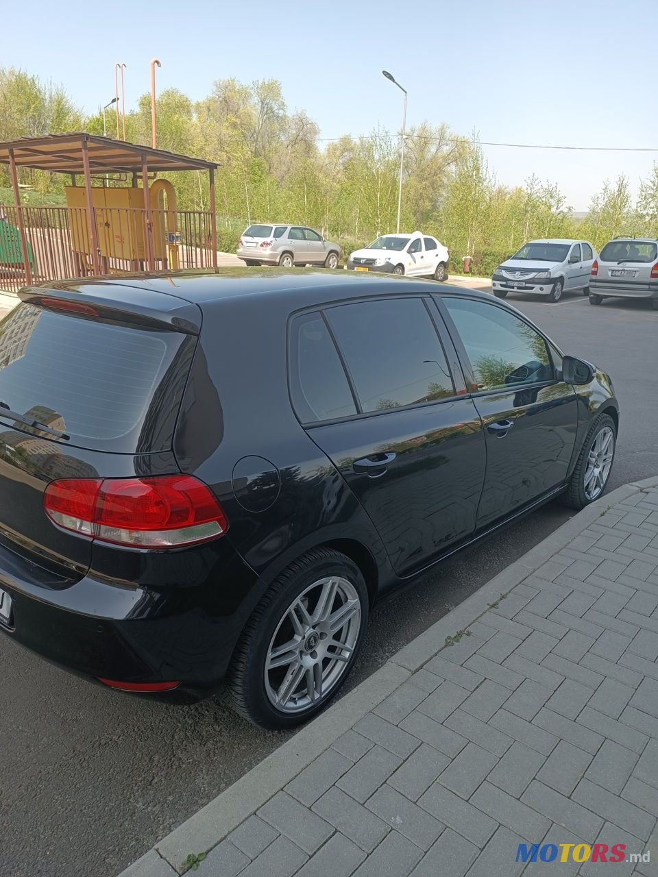 2009' Volkswagen Golf photo #3