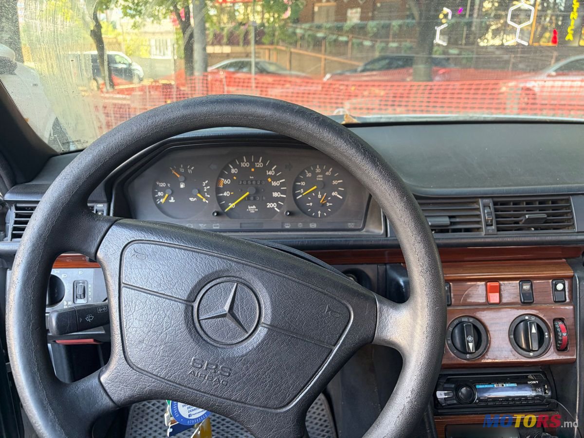 1995' Mercedes-Benz E-Class photo #6