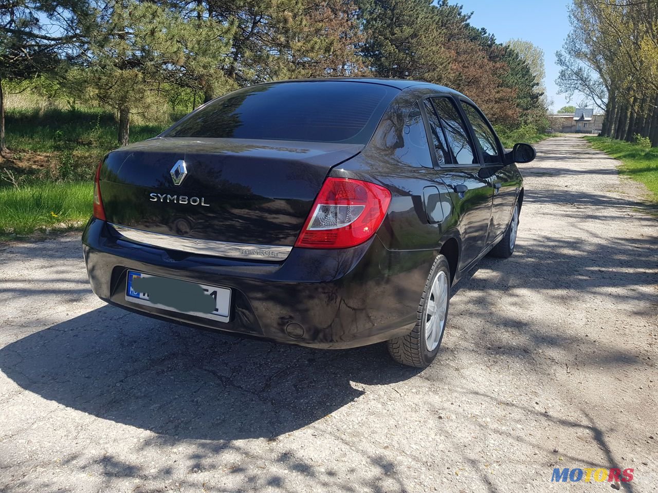 2011' Renault Clio Symbol photo #3