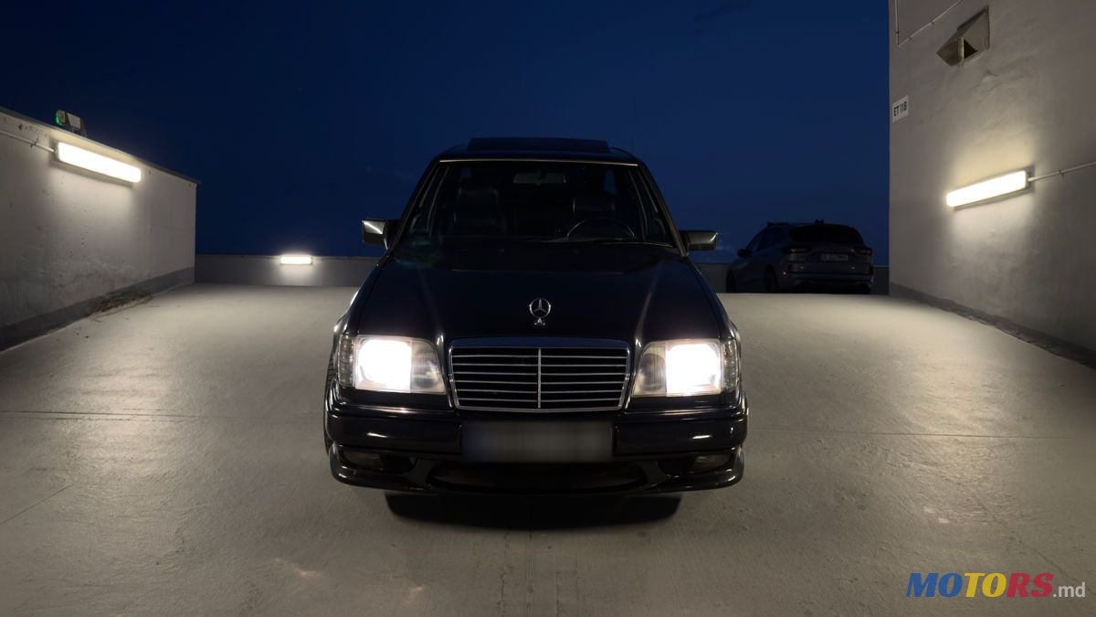 1992' Mercedes-Benz E-Class photo #2