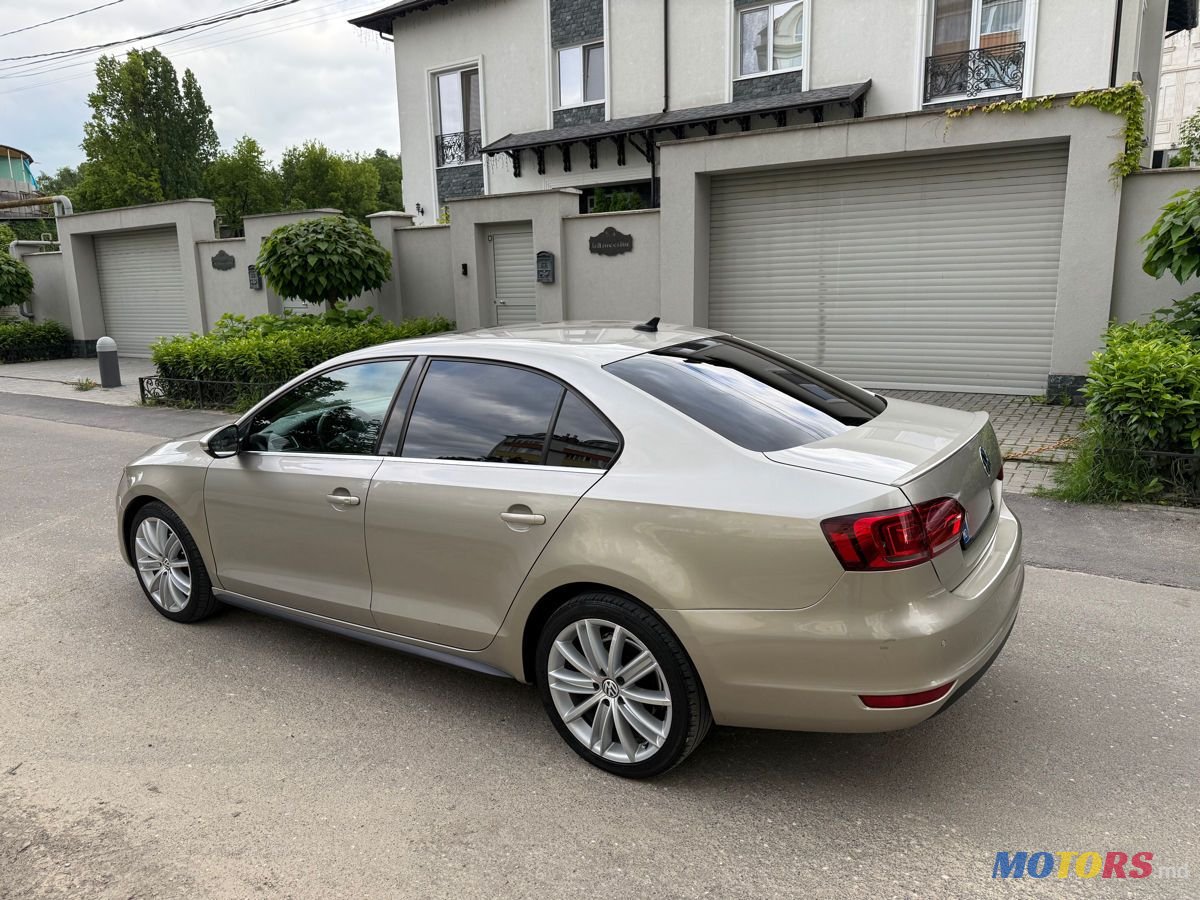2014' Volkswagen Jetta photo #3