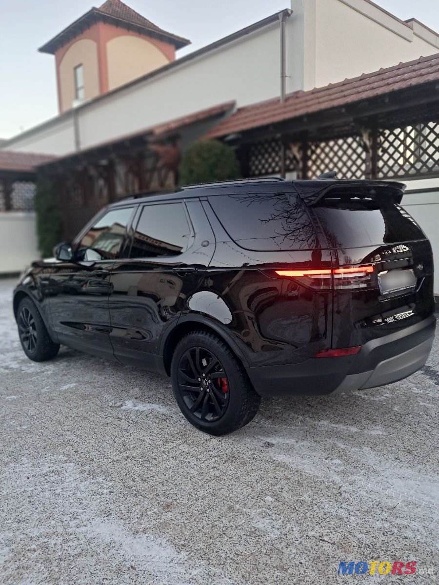 2017' Land Rover Discovery photo #3