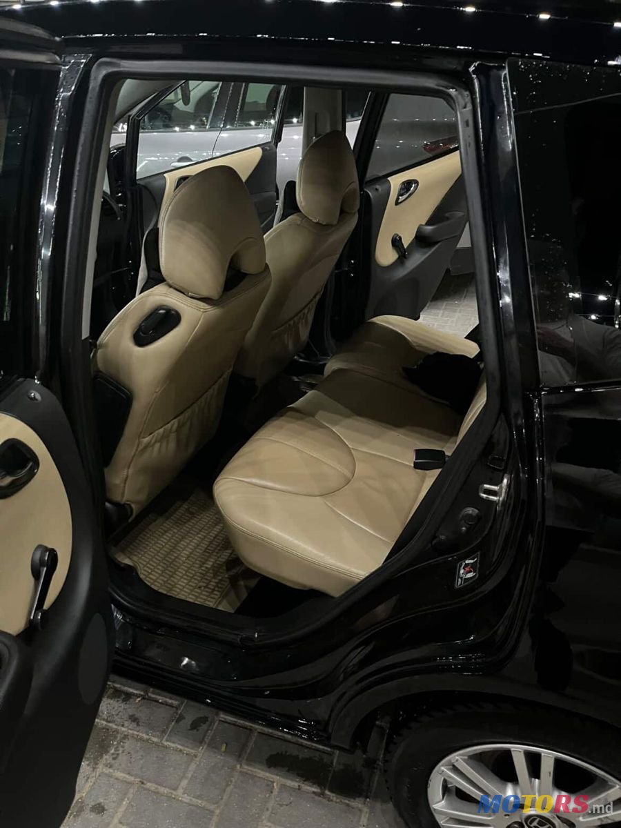 2005' Honda Jazz photo #5