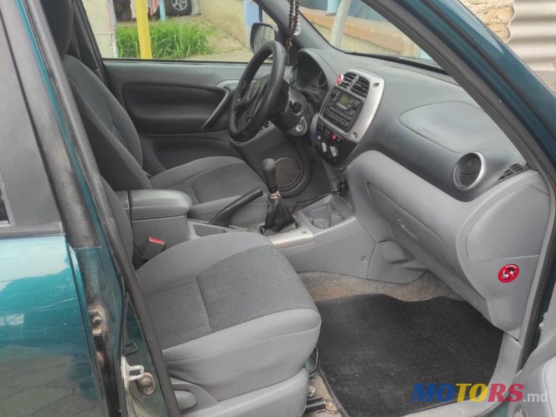 2002' Toyota RAV4 photo #3