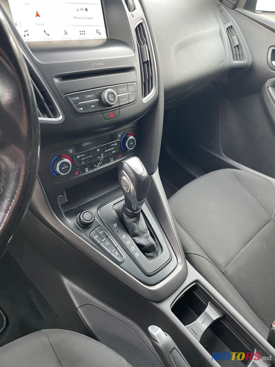 2017' Ford Focus photo #6