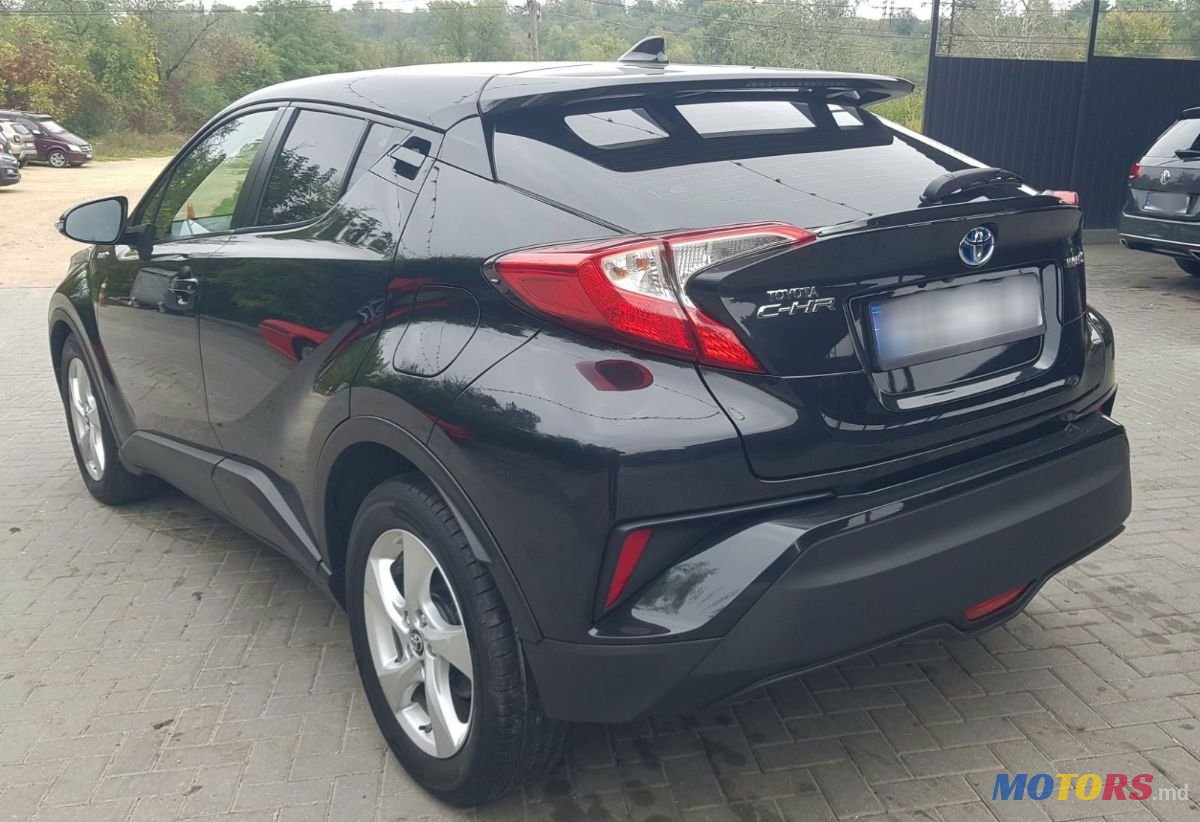 2018' Toyota C-HR photo #3