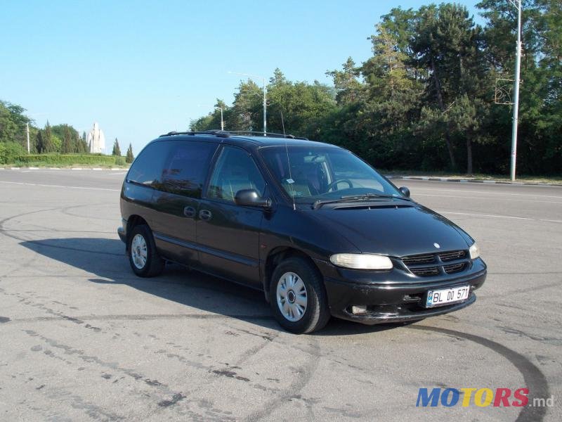 1999' Dodge Caravan photo #1