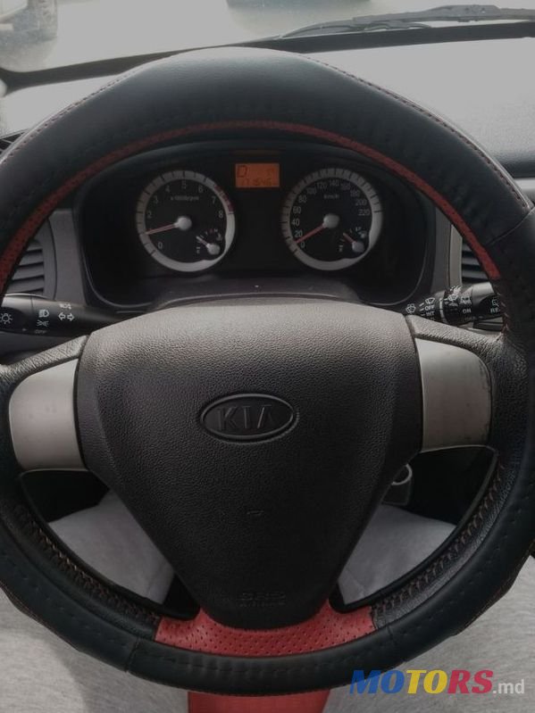 2005' Kia Rio photo #5