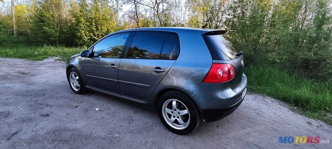 2008' Volkswagen Golf photo #2