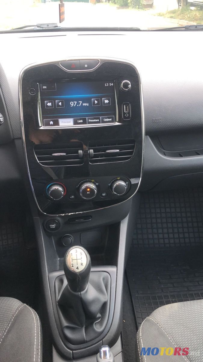 2013' Renault Clio photo #3