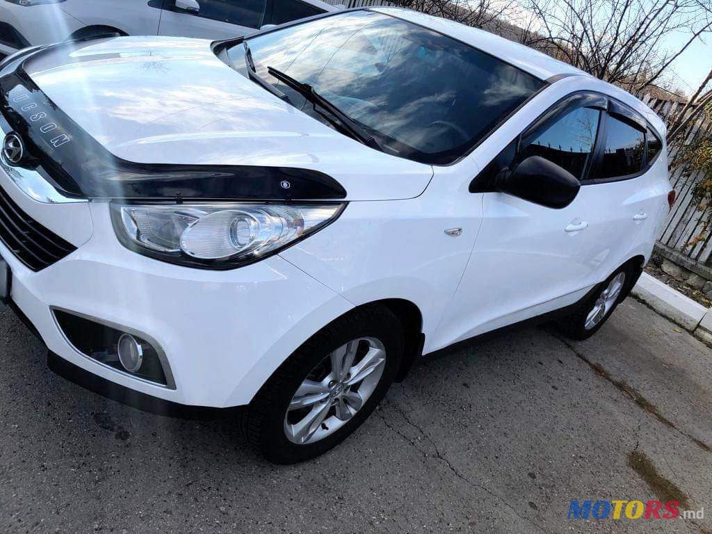 2010' Hyundai Tucson photo #1